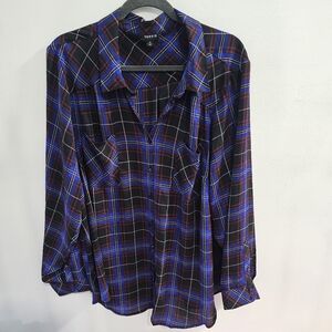 Women's plus 4 Torrid lightweight plaid top red blue black fall winter